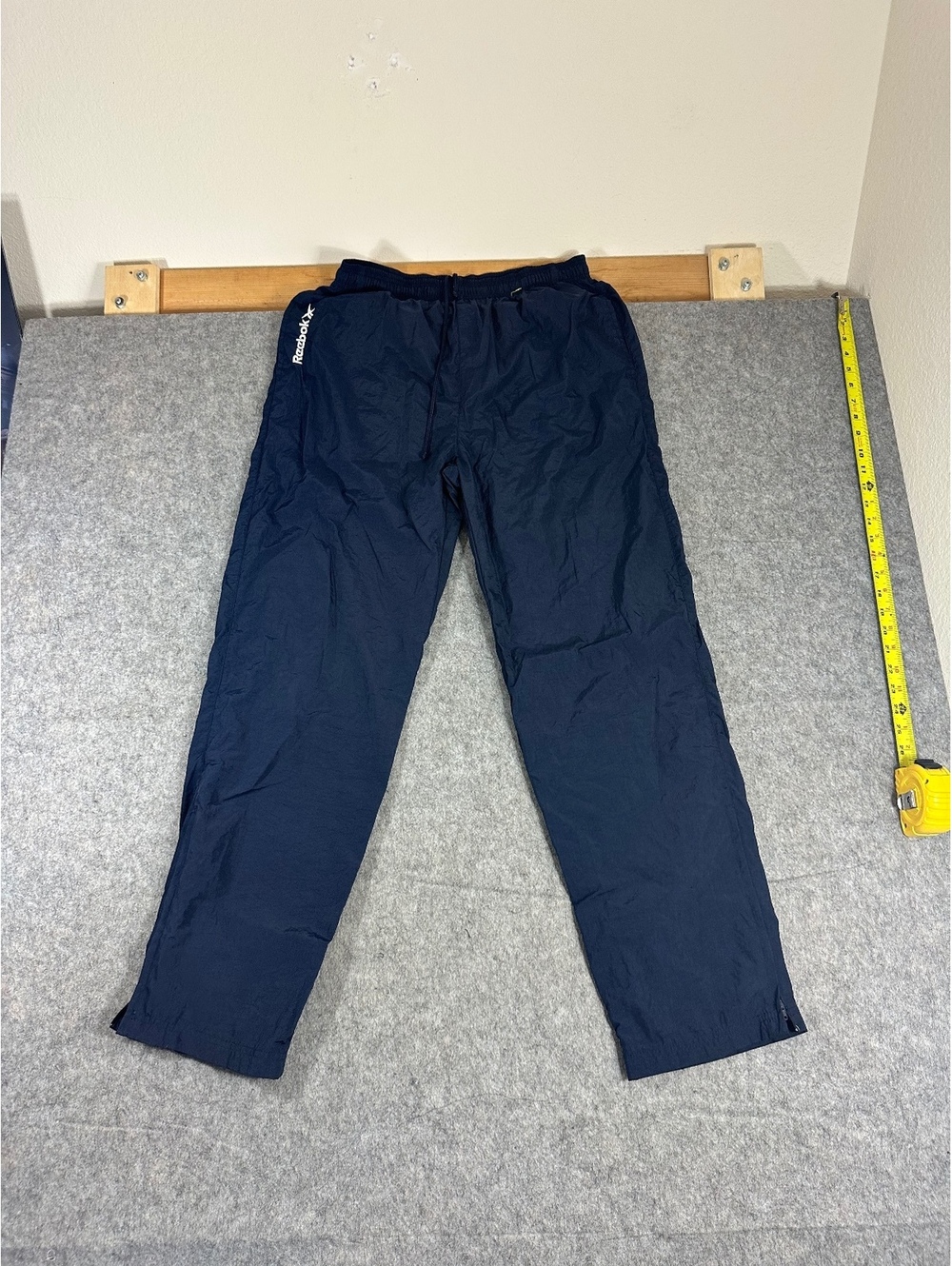 Vintage Reebok navy Lined track pants Size Medium